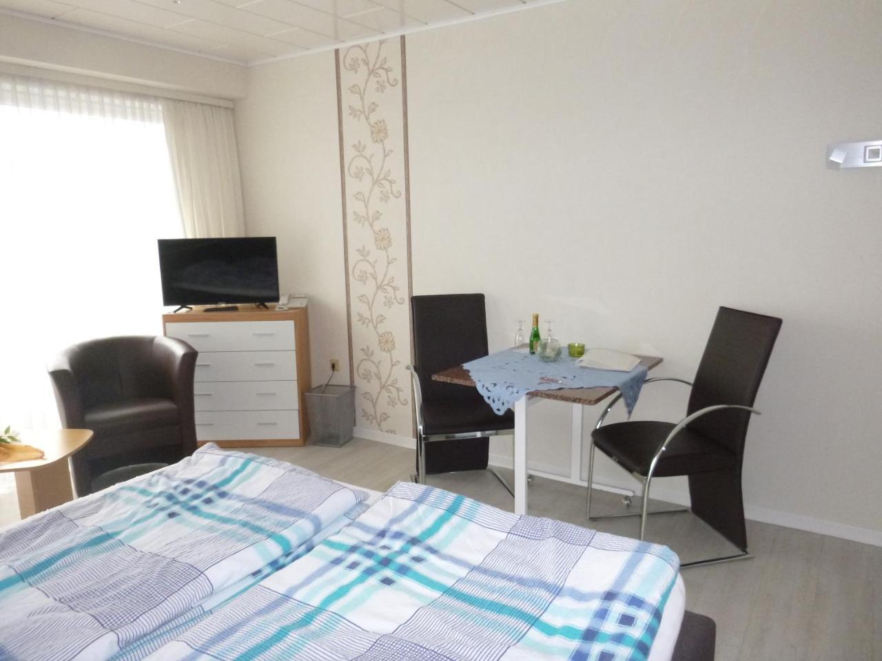 Haus Delphin 호텔 바트빌둔젠 외부 사진